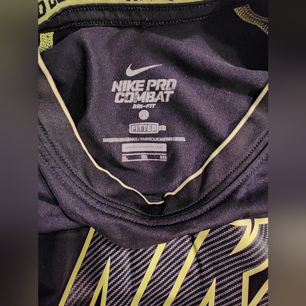 Boys xl nike pro combat shirt - Picture 5 of 6